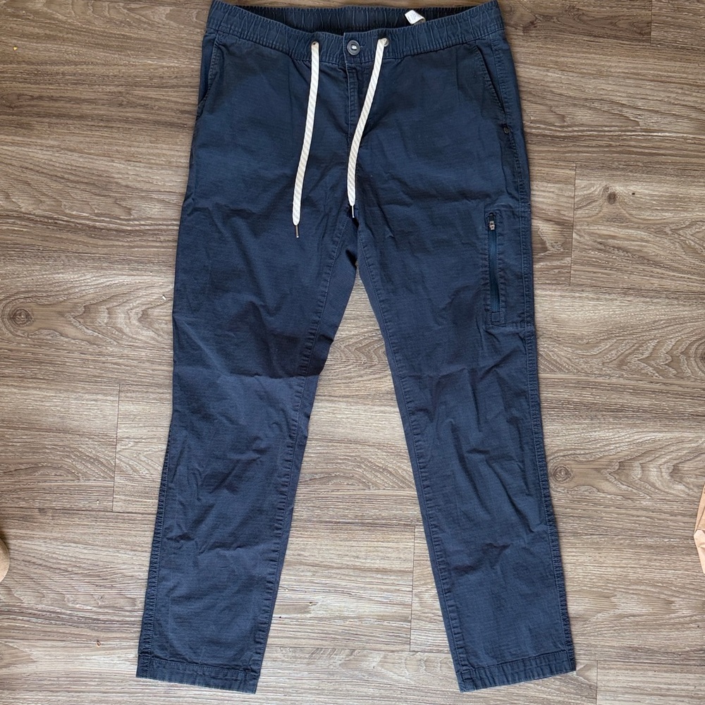 Vuori Men’s Ripstop Blue Pants Size: L